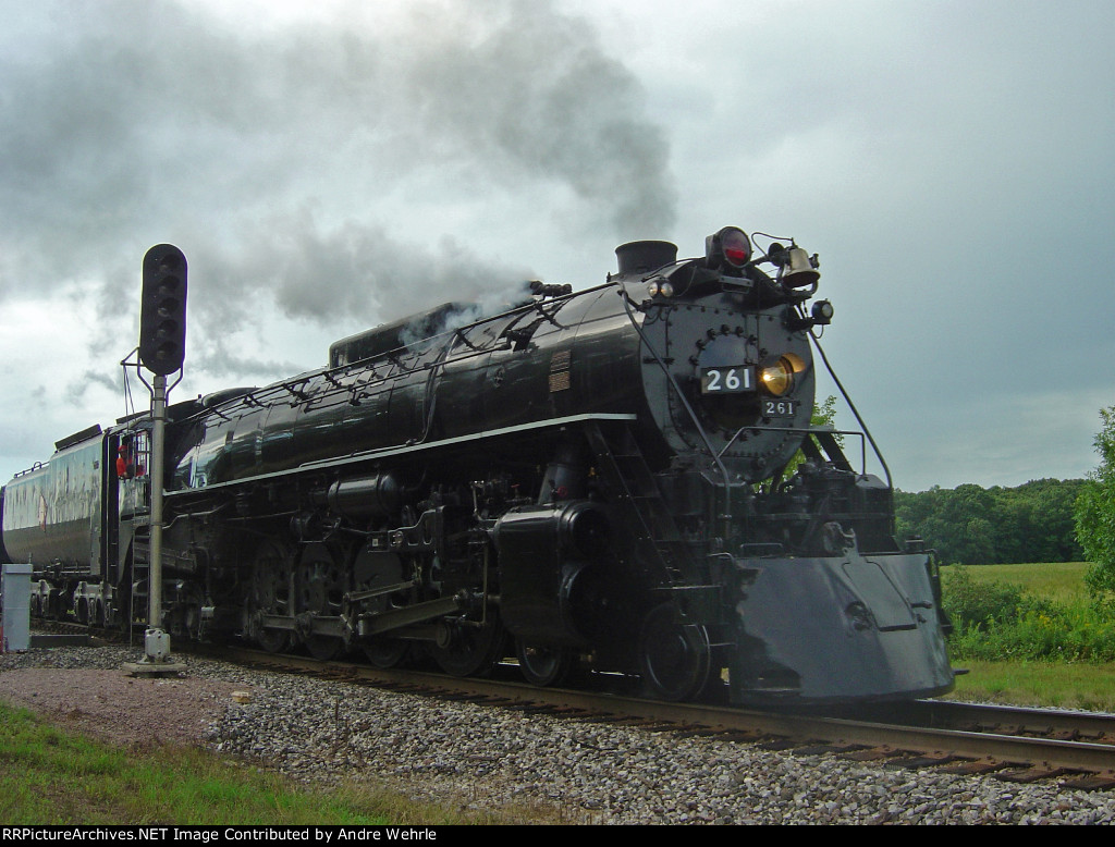 MILW 261 coming off Portage East Siding